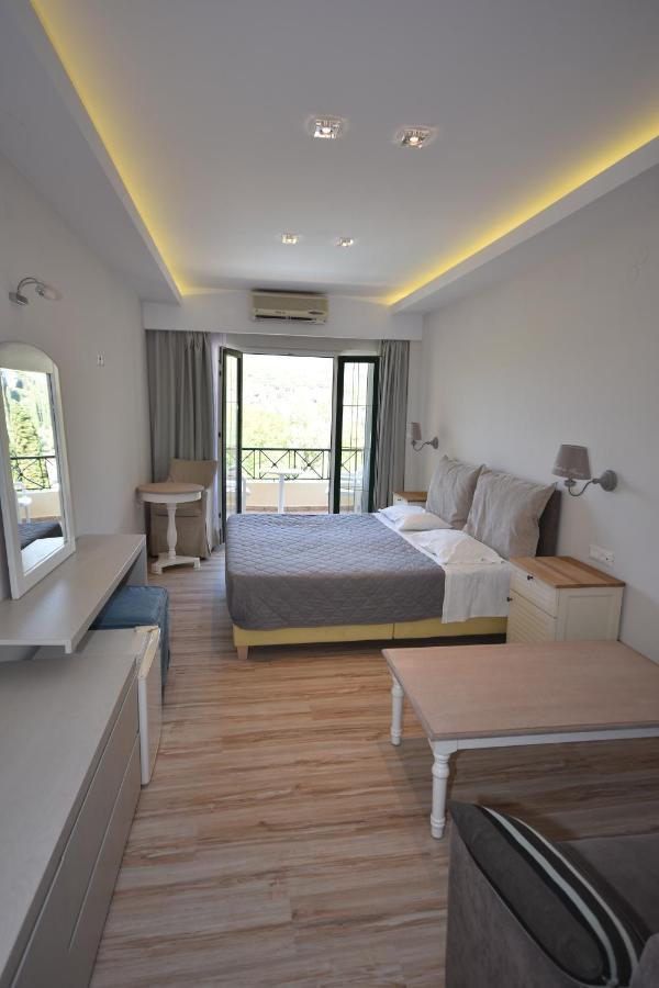 Callisto Beach Hotel Liapades Ngoại thất bức ảnh