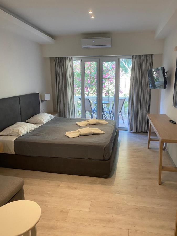 Callisto Beach Hotel Liapades Ngoại thất bức ảnh